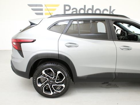 Used 2024 Chevrolet Trax RS w/ Driver Confidence Package FWD image 11