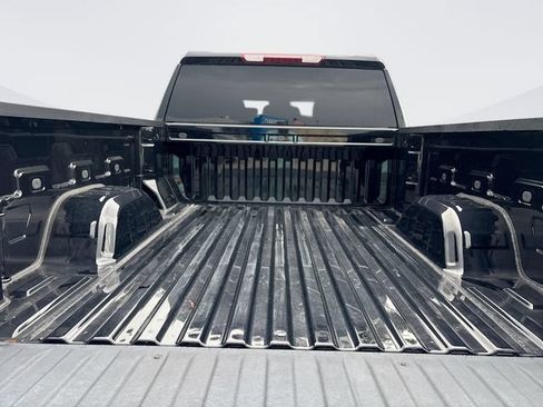 Used 2025 Chevrolet Silverado 1500 LT Trail Boss AWD/4WD image 25