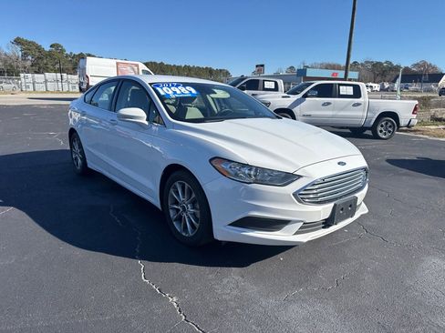 Used 2017 Ford Fusion SE image 7