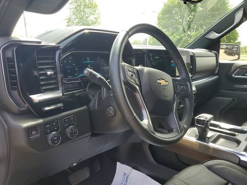Used 2024 Chevrolet Silverado 1500 High Country w/ Technology Package AWD/4WD image 8