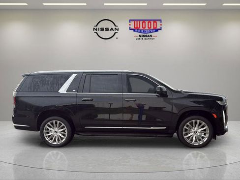Used 2021 Cadillac Escalade ESV Premium Luxury AWD/4WD image 2