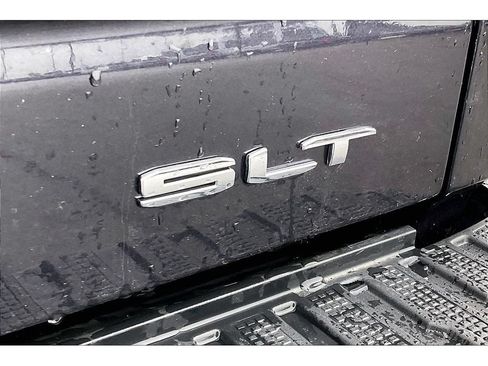 Used 2024 GMC Sierra 1500 SLT w/ SLT Premium Plus Package AWD/4WD image 9