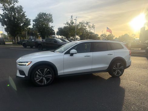Used 2024 Volvo V60 B5 Cross Country Plus w/ Protection Package Premier AWD/4WD image 12