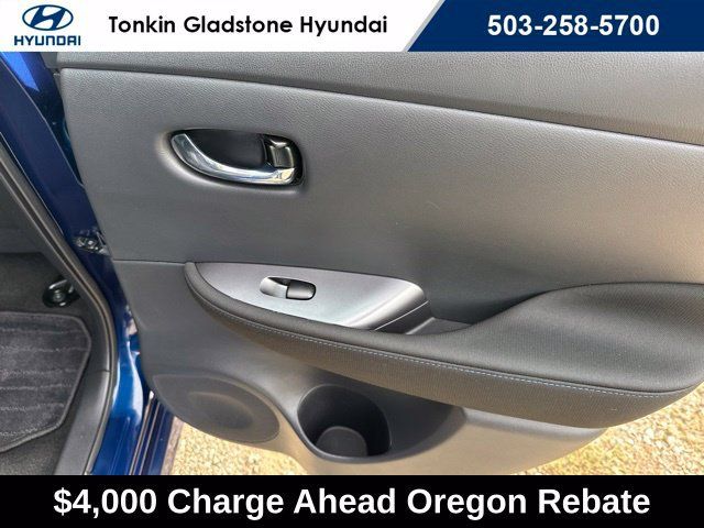 Used 2025 Nissan Leaf S FWD image 18