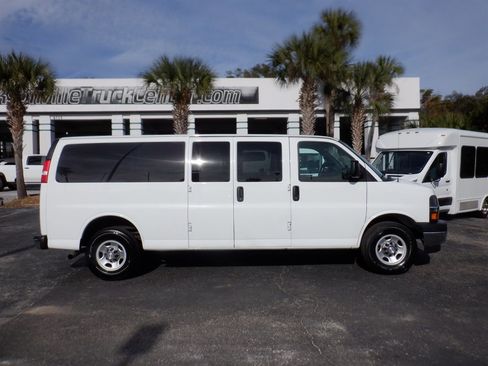 Used 2020 Chevrolet Express 3500 LT w/ LT Preferred Equipment Group image 1