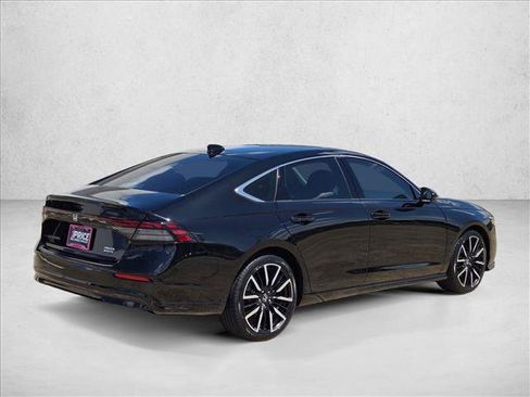 Used 2024 Honda Accord Touring image 5