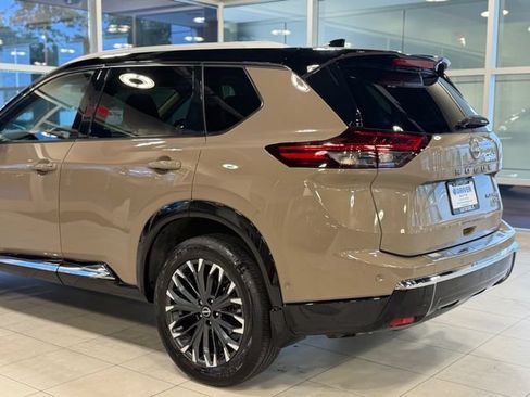 Used 2024 Nissan Rogue Platinum w/ Platinum Premium Package AWD/4WD image 13