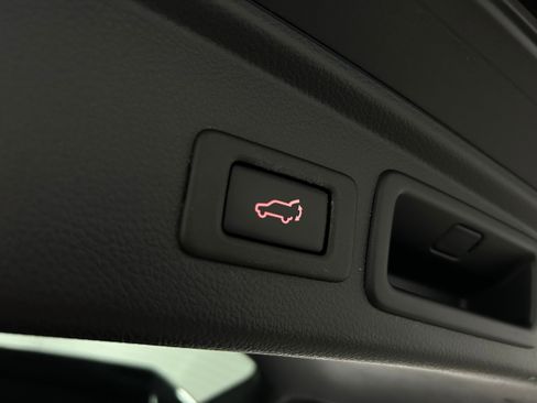 Used 2018 Subaru Forester 2.5i Limited image 31