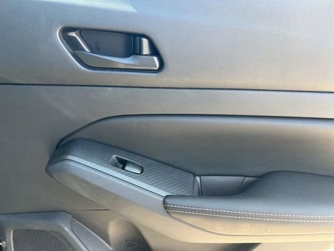 Used 2025 Nissan Altima 2.5 SV FWD image 31