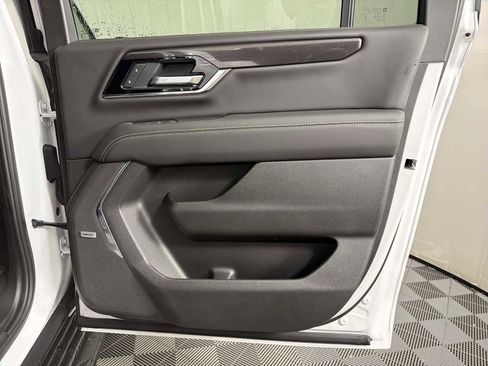 New 2026 GMC Yukon XL Elevation image 15