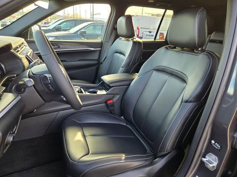 New 2025 Jeep Grand Cherokee Limited image 15