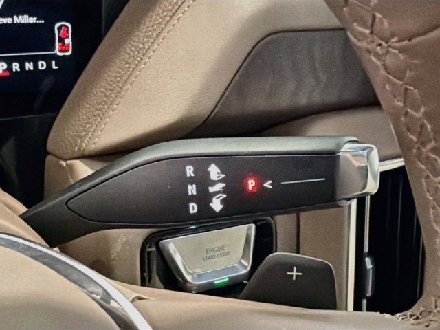 Used 2025 GMC Yukon XL Denali w/ Denali Reserve Package AWD/4WD image 17