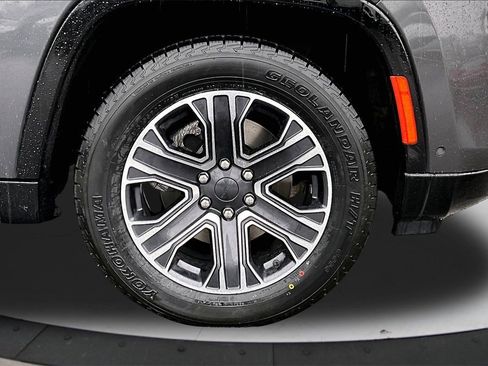 Used 2022 Jeep Wagoneer Series III image 34