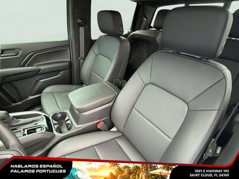Used 2025 Chevrolet Colorado W/T RWD image 18