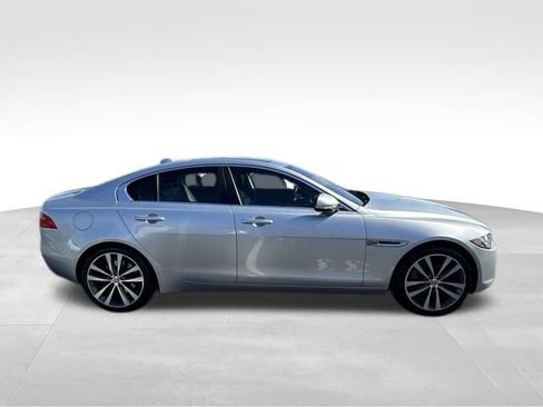 Used 2017 Jaguar XE Prestige image 9