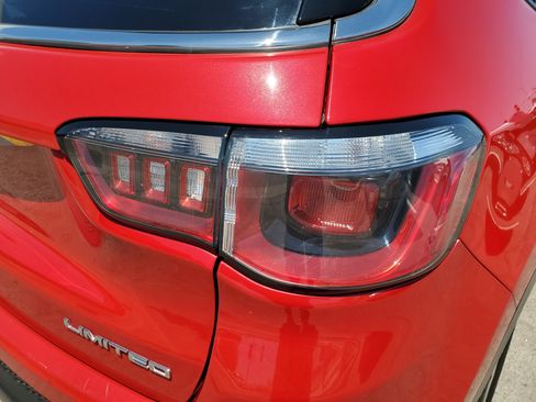 Used 2017 Jeep Compass Limited image 13