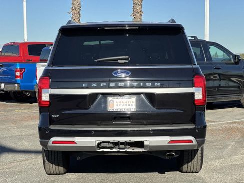 Used 2024 Ford Expedition XLT image 5