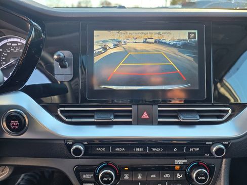 Used 2022 Kia Niro LXS image 21