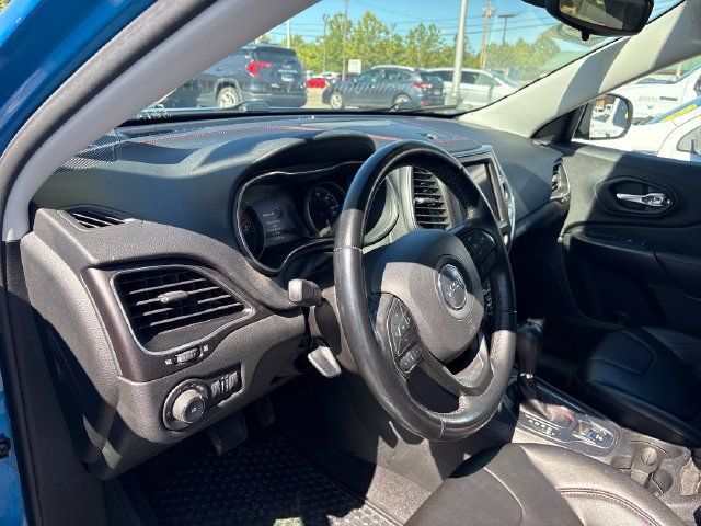Used 2021 Jeep Cherokee Trailhawk AWD/4WD image 8