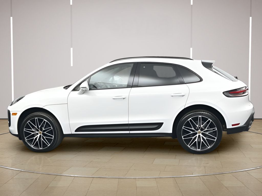 Certified 2026 Porsche Macan AWD/4WD image 2