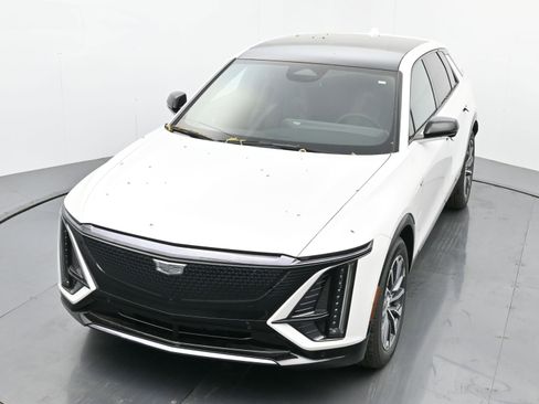 New 2025 Cadillac Lyriq Sport image 23