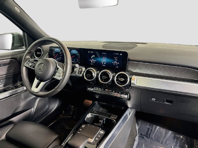 Used 2022 Mercedes-Benz GLB 250 w/ Premium Package Lite image 29