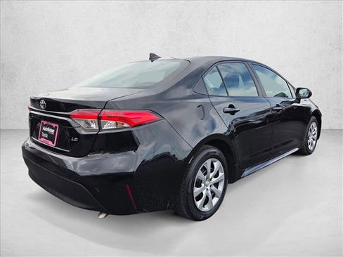Used 2024 Toyota Corolla LE image 5