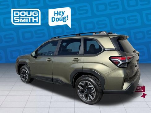 Used 2026 Subaru Forester Premium AWD/4WD image 3