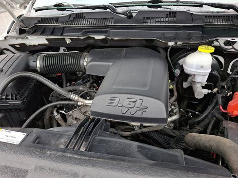 Used 2024 RAM 1500 Classic SLT image 28