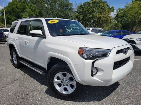 Used 2019 Toyota 4Runner SR5 AWD/4WD image 8