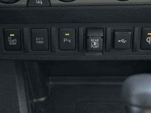 Used 2023 Toyota Tacoma TRD Off-Road w/ TRD Premium Off Road Package image 16