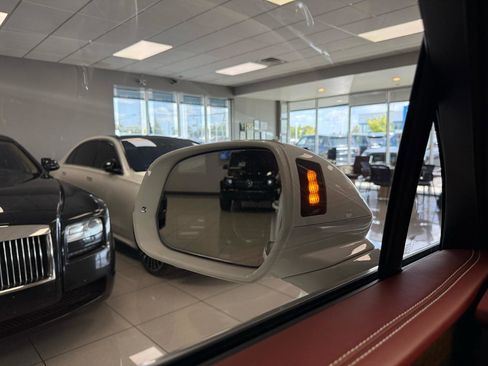 Used 2018 Bentley Bentayga Mulliner AWD/4WD image 41