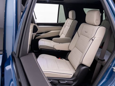 New 2026 Cadillac Escalade Sport w/ LPO, ONYX Package AWD/4WD image 16