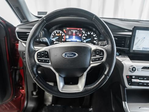 Used 2021 Ford Explorer XLT w/ Equipment Group 202A AWD/4WD image 26