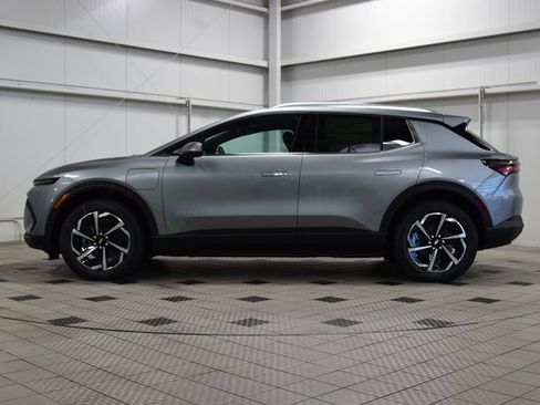 New 2026 Chevrolet Equinox EV LT image 4