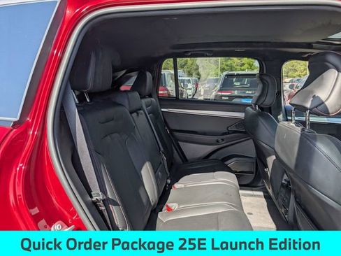 Used 2024 Jeep Wagoneer Launch Edition AWD/4WD image 28