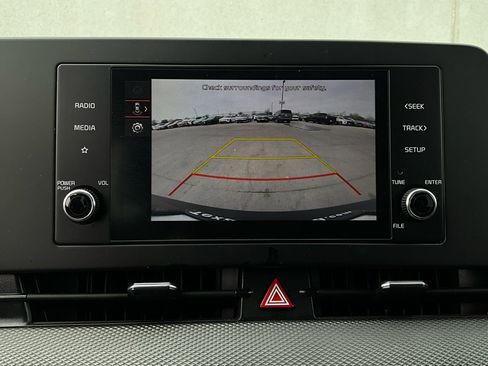 Used 2025 Kia Sportage LX image 29