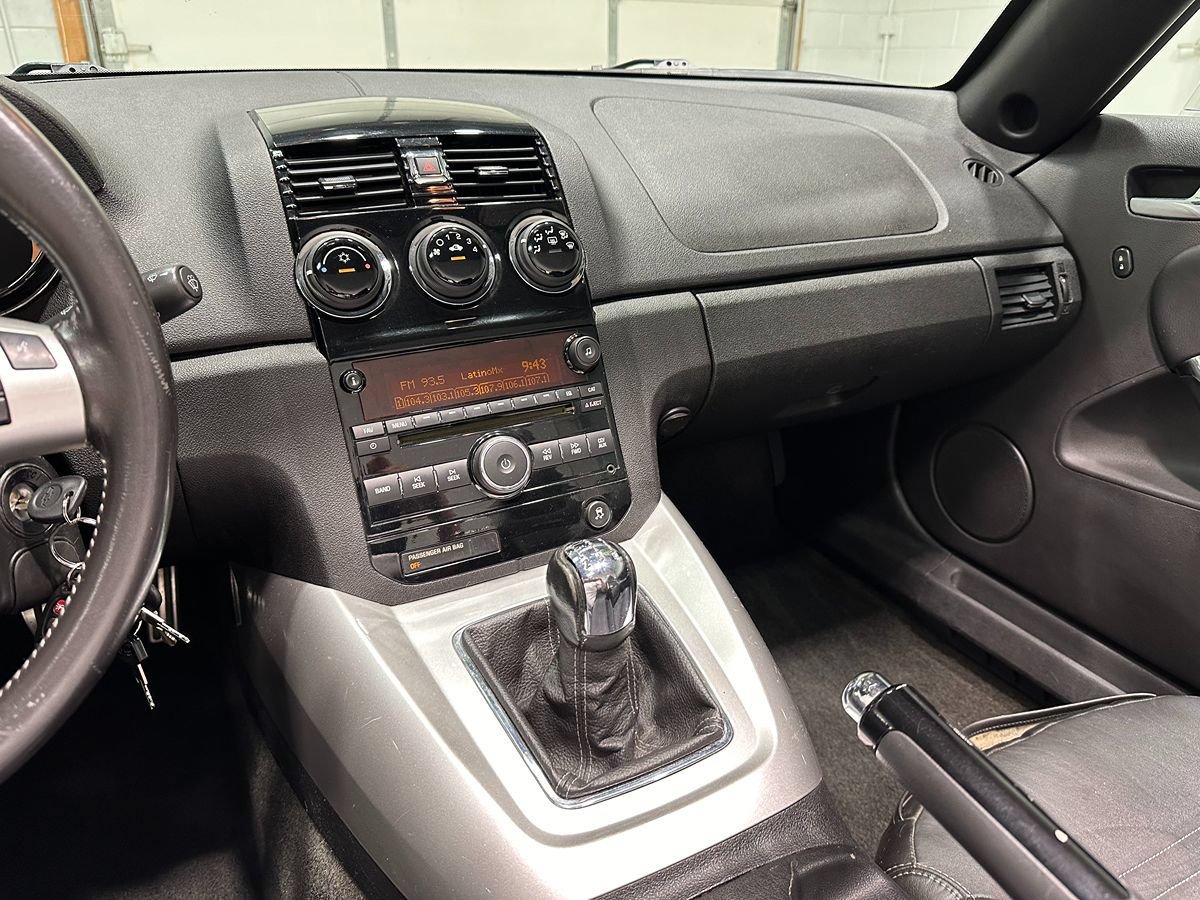 Used 2008 Saturn Sky Red Line RWD image 19