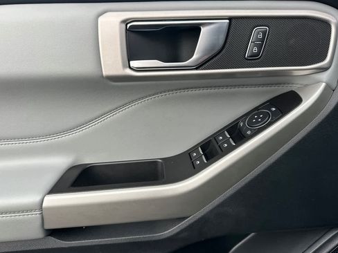 Certified 2022 Ford Explorer XLT w/ Equipment Group 202A image 12