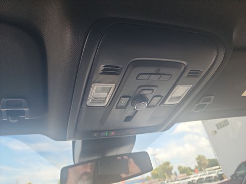 Used 2023 Chevrolet Suburban Premier image 37