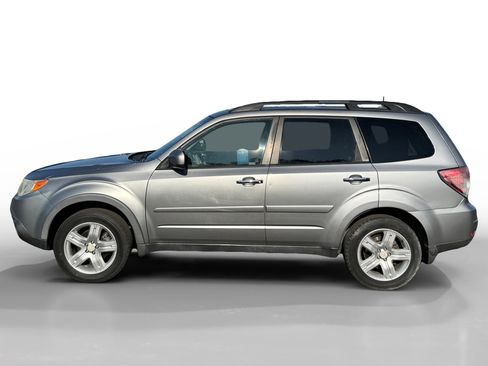 Used 2010 Subaru Forester 2.5X Premium image 2