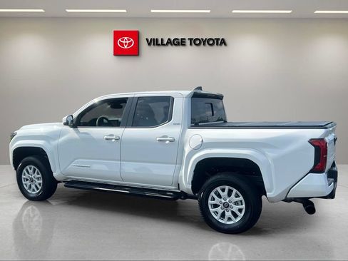 Used 2024 Toyota Tacoma SR5 w/ SR5 Upgrade Package RWD image 3