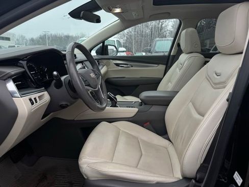 Used 2018 Cadillac XT5 Premium Luxury image 17