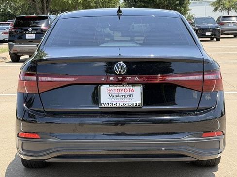 Used 2025 Volkswagen Jetta Sport FWD image 5