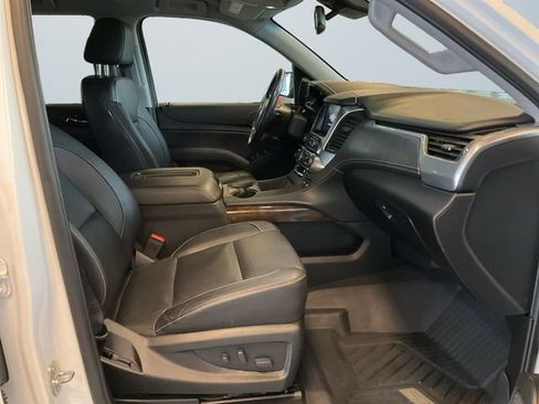 Used 2019 Chevrolet Suburban LT w/ Luxury Package AWD/4WD image 15