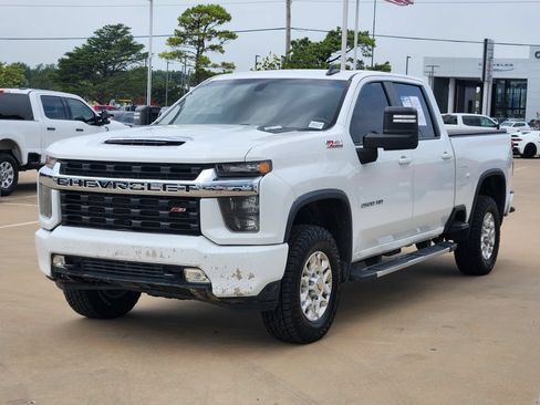 Used 2022 Chevrolet Silverado 2500 LT w/ Convenience Package AWD/4WD image 3