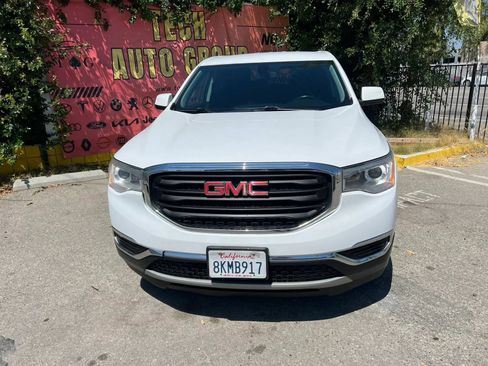Used 2019 GMC Acadia SLE FWD image 2