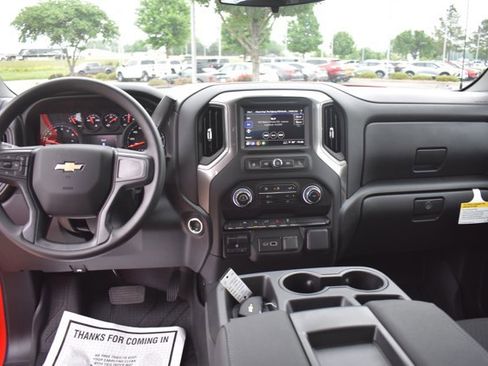 New 2026 Chevrolet Silverado 1500 Custom w/ LPO, Dark Essentials Package AWD/4WD image 20