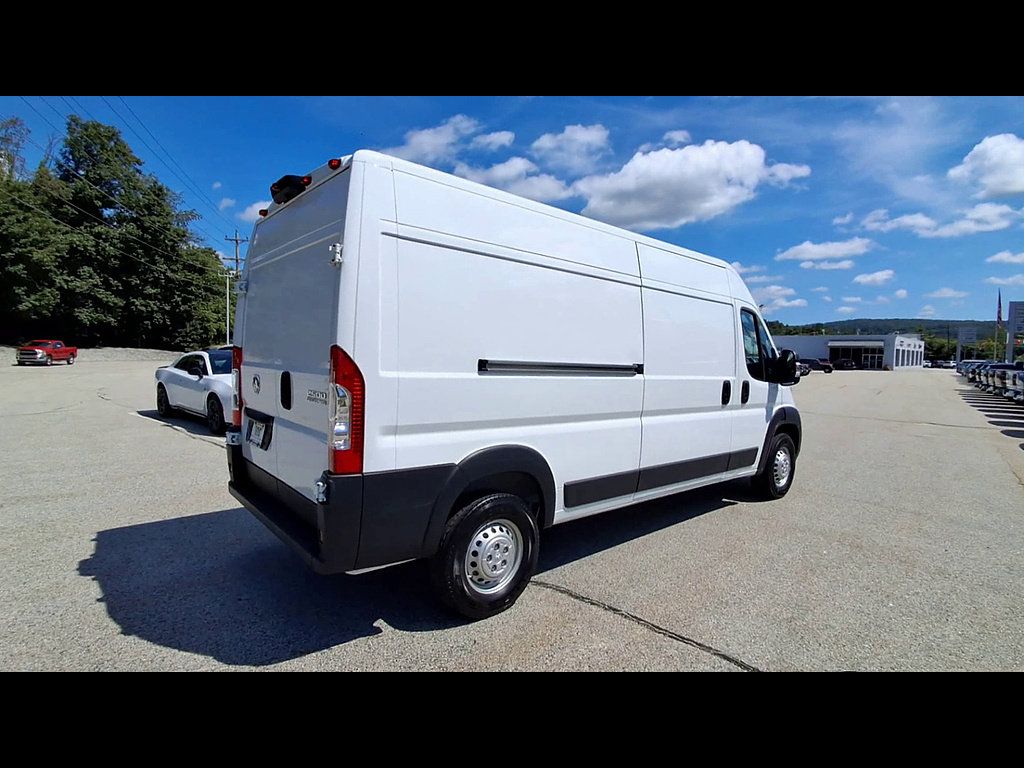 Used 2026 RAM ProMaster 2500 w/ Convenience Group FWD image 8