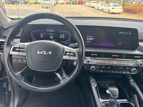 Used 2025 Kia Telluride S FWD image 8